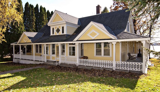 Historic Swedish Cottage on Quiet Lindstrom Lake