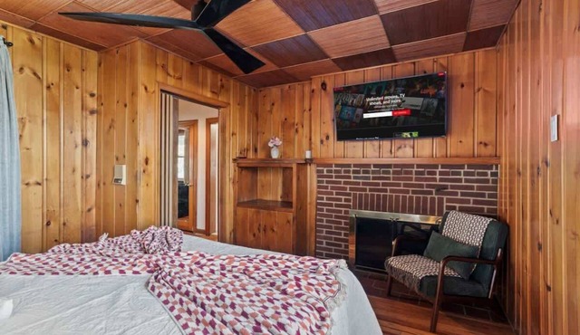 Historic Tacony Retreat ~ with Sauna