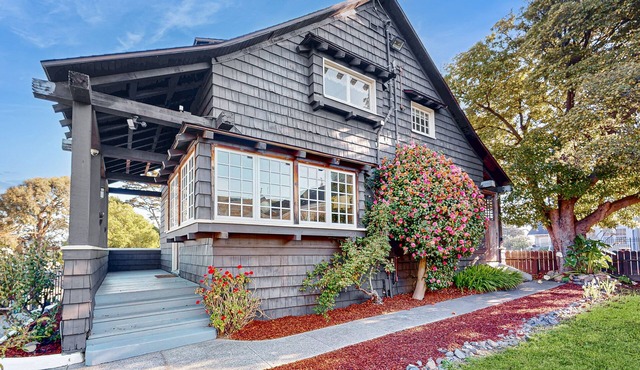 Historic three-bedroom home near shops & restaurants-One block from Humbolt Bay