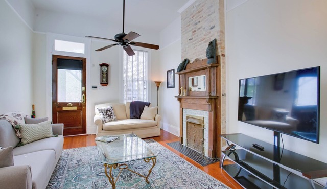 Historic Townhome - 2 Mi to French Quarter!