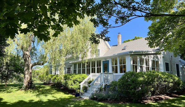 Historic Truro Charmer near Bay and Ocean