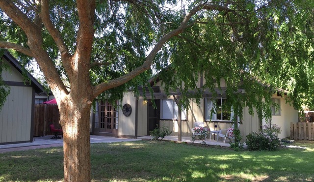 Historic Tudor Cottage Retreat – Private, Pet Friendly, North Phoenix