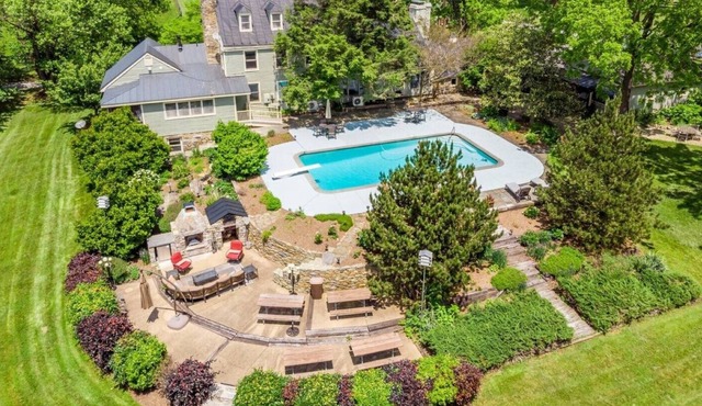 Historic Buckskin Manor in Virginia wine country