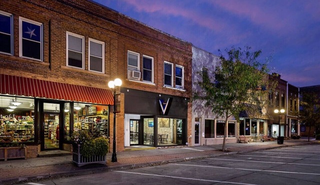 Historic Valley Junction Loft