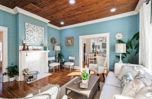 Historic Vibes, Modern Comfort