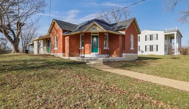 Historic Victorian close to amazing hiking - pet friendly!