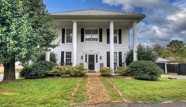 Historic Victorian Home Downtown