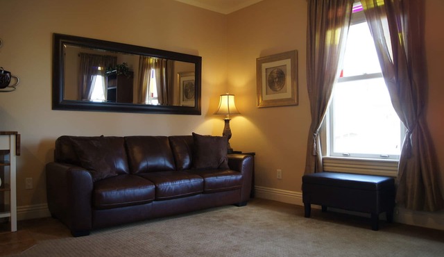 Historic Victorian Unit Close to Conv Ctr, DT, Zoo, Coronado, Balboa Park, Beach