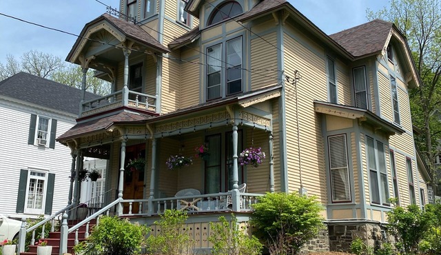 Historic Victorian on the Park