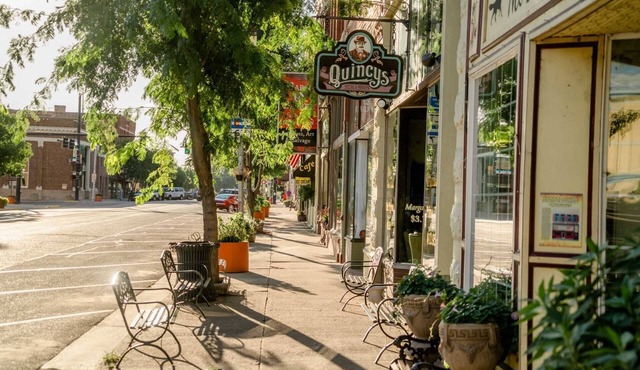 Historic Victorian with Outdoor Adventures Close By, WiFi, Cable, Dogs with Fee