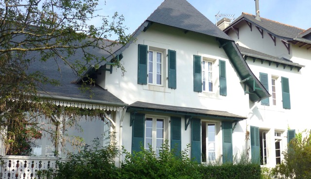 Historic villa in the seaside resort of Morgat