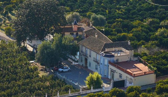 Historic Villa with Private Pool & Gardens near Valencia