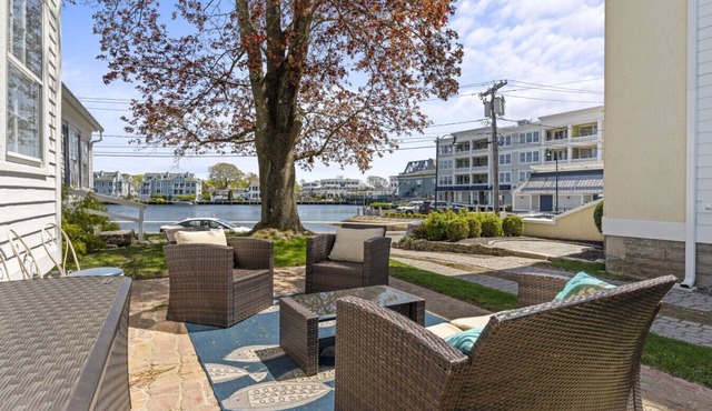 Historic Waterfront Home & Cottage