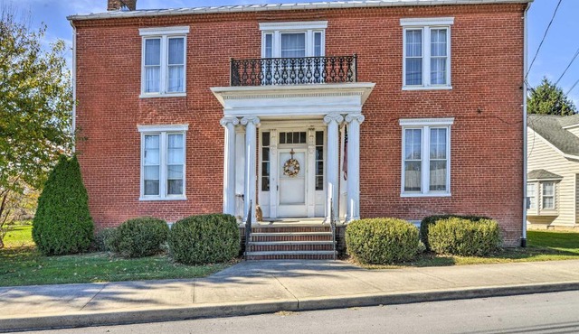 Historic West Virginia Home Built in 1854!