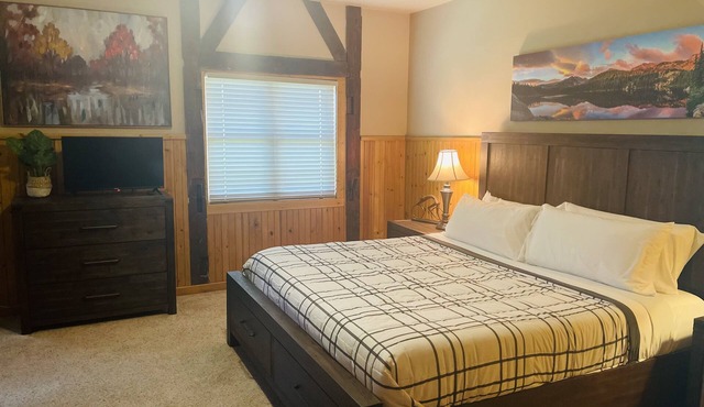 Historic Westcliffe Outpost Penthouse Apt 2bed/2bath