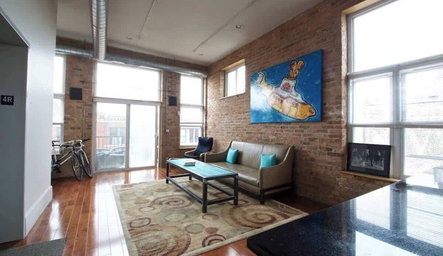 Historic Wicker Park Penthouse - Prime Location!