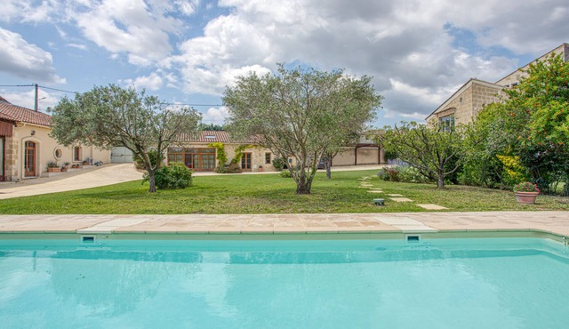 Historic wine property in Provence