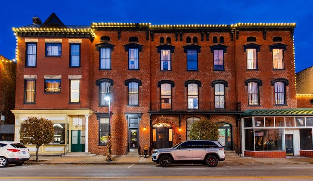Historic Woodford Buffalo Trace Distil - Sleeps 24