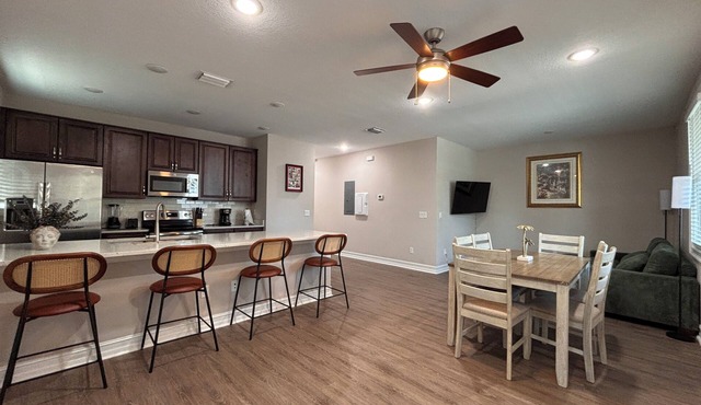 Historic Ybor City 3BR Home - Walk to 7th Ave - Near Downtown Tampa