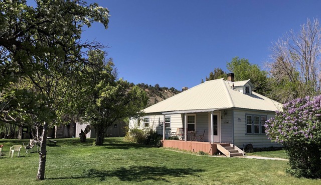 Historical 1930 Country Charmer, Peaceful Property, n9 miles to Bryce Canyon