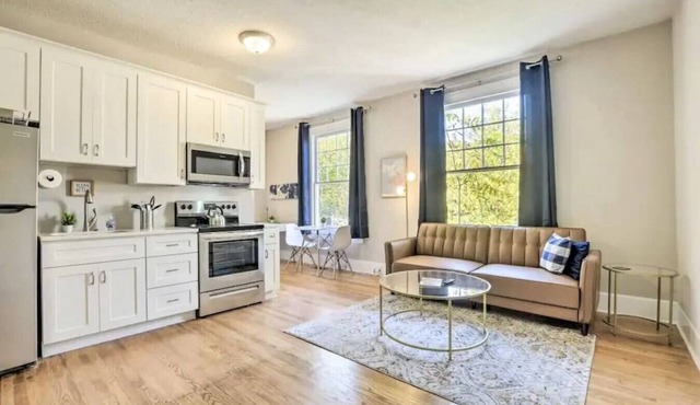 Historical 1BR Apt in Glenwood