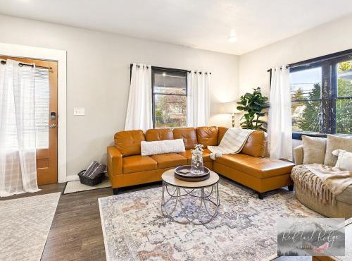 Historical Albany Downtown House with 5 Bedrooms