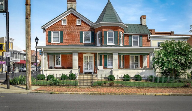 Historical and Spacious House in the Center of Small Town Life