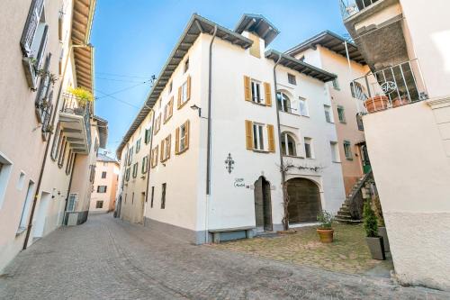 Historical Caslano Apartments - Happy Rentals