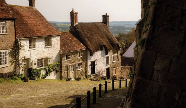 Historical cottage on Gold Hill (Hovis ad) Spectacular viewsn2-min walk to town
