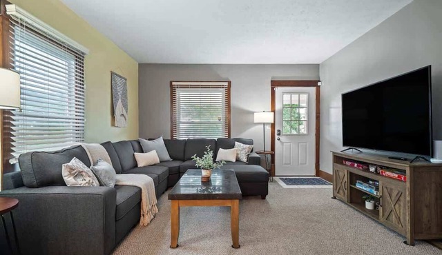 Historical District|Fully equipped|3 Beds|Sleeps 6