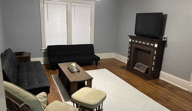 Historical District Getaway [Upper]