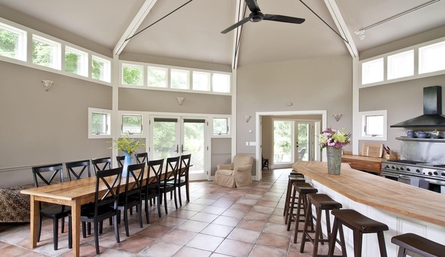 Historical Estate, Rhinebeck w/Farm Animals, Hot Tub, Pool, Lake, Gardens