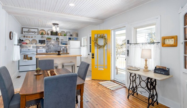 Historical home, walkable to many restaurants and shops.