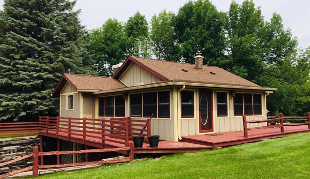 Historical Lodge in Elkhart Lake with Hot Tub