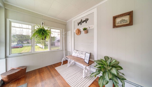 Historical Magnesia Springs Home, Near Kayaking!