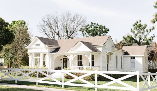 Historical Morrow House Season 5 Fixer Upper, Featured In Cottage Style Magazine