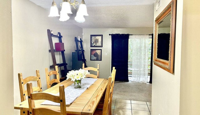 Historical neighborhood/Downtown close to FSU/FAMU/Cascade park. Quiet area.