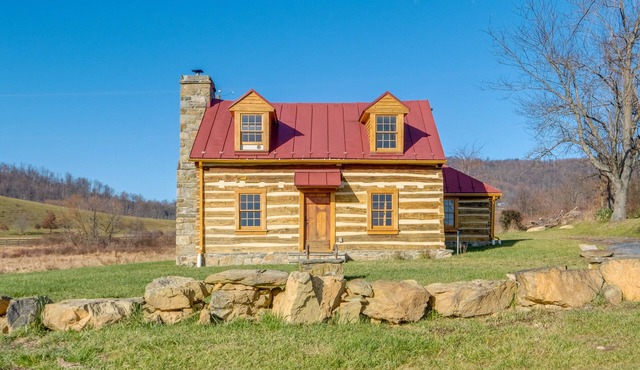 Historical Paris Cabin on Farm w/Fire Pit!