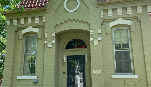 Historical School House with Lake James chain access
