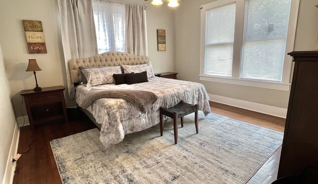 Historical Spacious 1-Bedroom Apartment