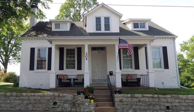 *Historical* The Guest House on Locust