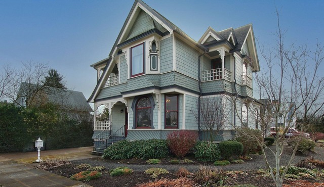 HISTORICAL VICTORIAN, BEAUTIFULLY RESTORED