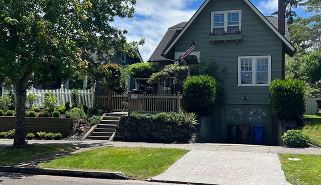 Historical “Wedge District” Welcome to the N. End & Central Tacoma!nn