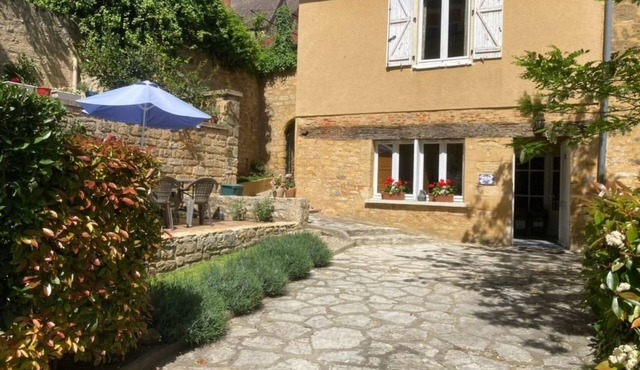 Historisches Gourdon by Interhome