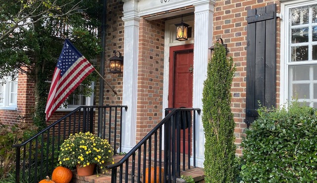 History Filled Bed & Breakfast in Downtown Williamsburg