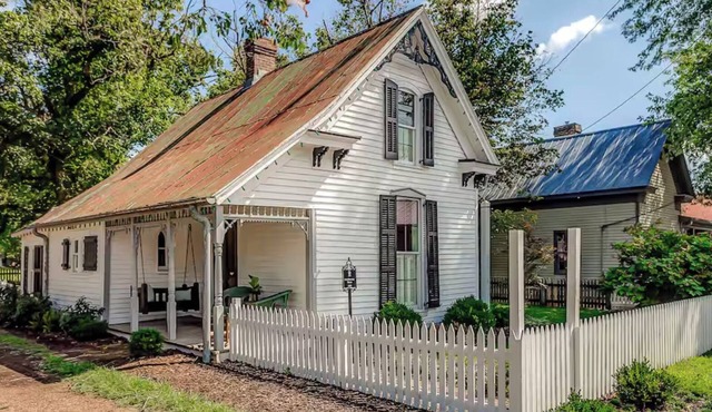 History Meets Luxury - Dreamy Sweeney Cottage