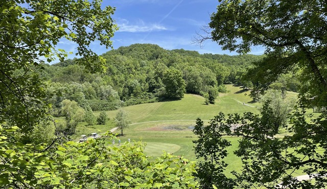 "Hit the Breaks" - Three bedroom cabin just outside Breaks Interstate Park!