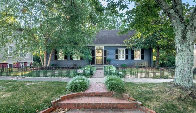 Hitching Post on the Bourbon Trl