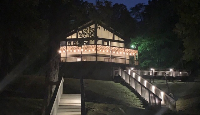 Hiwassee Hideaway - Lakefront, Covered Dock, Quiet Cove, Breathtaking Views.