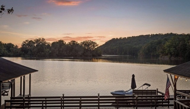 Hiwassee Riverfront 6 BR/4.5 BA House